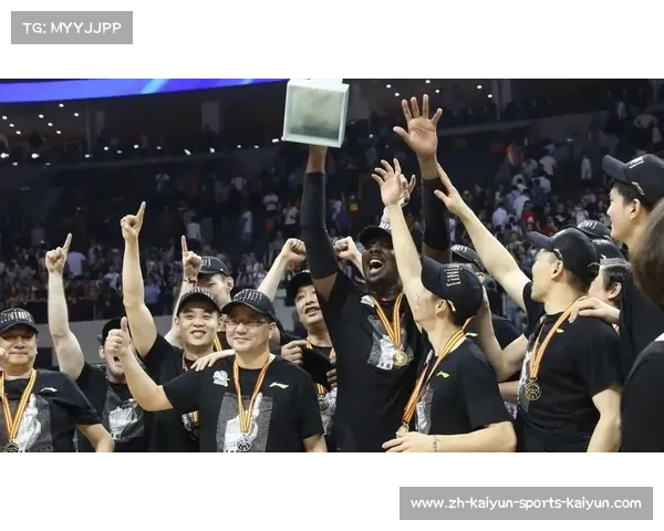 新疆广汇飞虎展现篮球实力 强势冲击冠军目标信心十足 新疆广汇飞虎展现篮球实力 强势冲击冠军目标信心十足